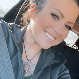 Meet your Posher, Brittnie